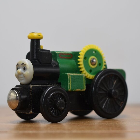 2001 Green Trevor the Tractor Thomas & Friends Wooden Railway Magnetic Vintage - Picture 1 of 8